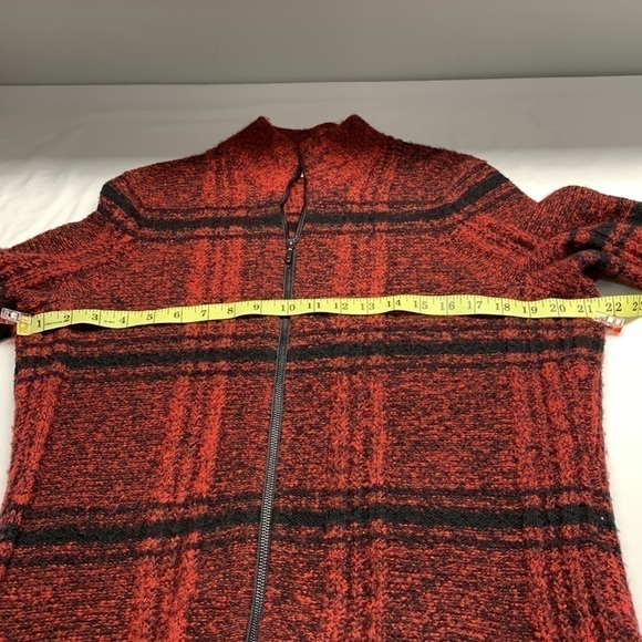 Northern Reflections Plaid Sweater Full Zipper Size Large Red and Black - Picture 8 of 10
